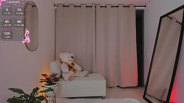 Snapshot of roxie_gates_ chatting on October 2025 11:05:02 PM roxie gates online show from October 2025 11:05:02 PM