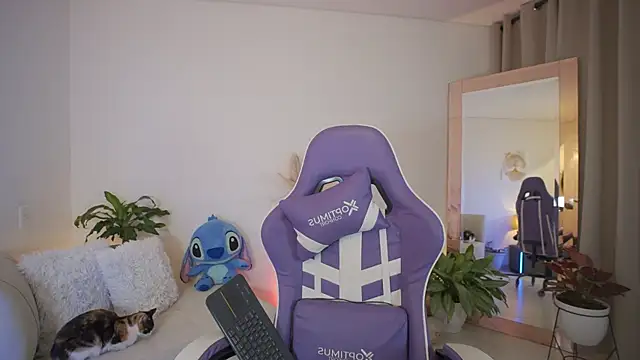 roxie gates  online show from March 2026 02:24:01 AM