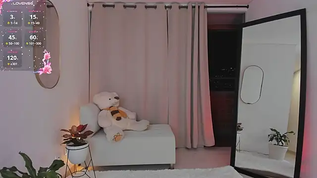 Snapshot of roxie_gates_ chatting on November 2025 01:09:02 AM roxie gates online show from November 2025 01:09:02 AM