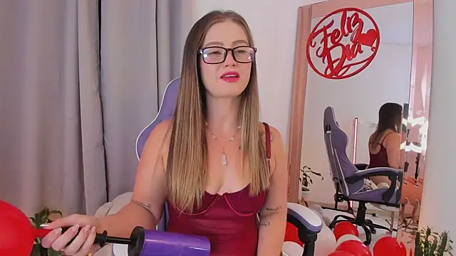 roxie gates  online show from February 2026 03:07:01 AM