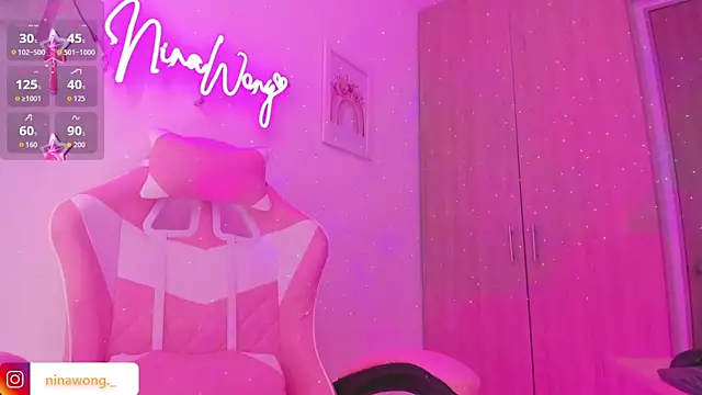 NinaWong online show from September 2025 04:06:02 PM
