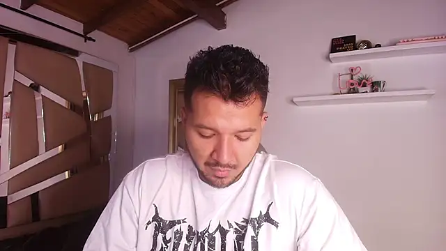 Snapshot of mister_miike chatting on September 2025 03:12:02 AM mister miike online show from September 2025 03:12:02 AM