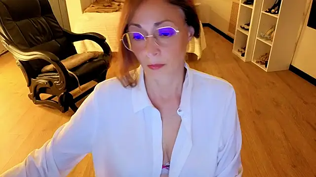 CaringSophie online show from June 2026 07:26:02 PM