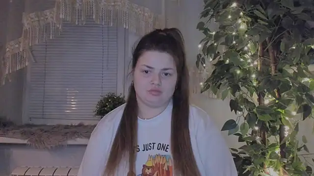 Snapshot of Eva_Shameless chatting on January 2025 03:57:01 PM Eva Shameless online show from January 2025 03:57:01 PM