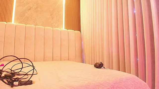 emyli sw  online show from April 2026 03:08:01 AM