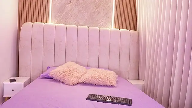 emyli sw  online show from April 2026 03:11:02 AM