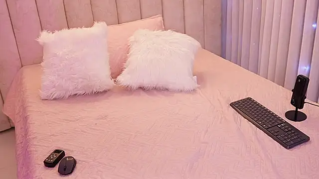 Snapshot of emyli_sw_ chatting on November 2025 03:12:02 AM emyli sw online show from November 2025 03:12:02 AM