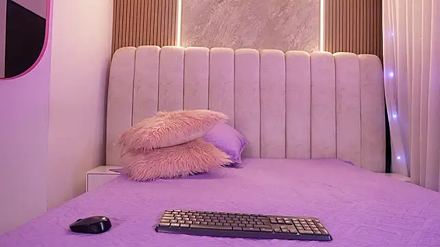 emyli sw  online show from March 2026 03:06:01 AM