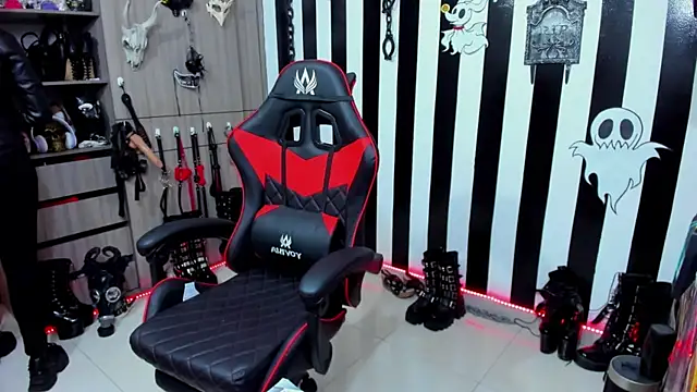 Mistress Yelena online show from December 2024 04:37:01 PM