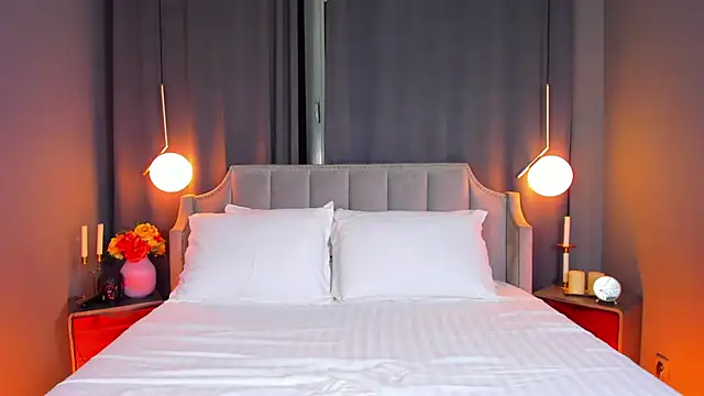 AdoraLynn online show from November 2025 07:51:01 PM