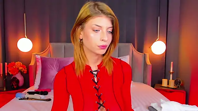 AdoraLynn online show from November 2025 07:50:01 PM