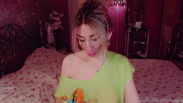 Snapshot of AnnieGOld_ chatting on May 2026 10:26:01 PM AnnieGOld online show from May 2026 10:26:01 PM