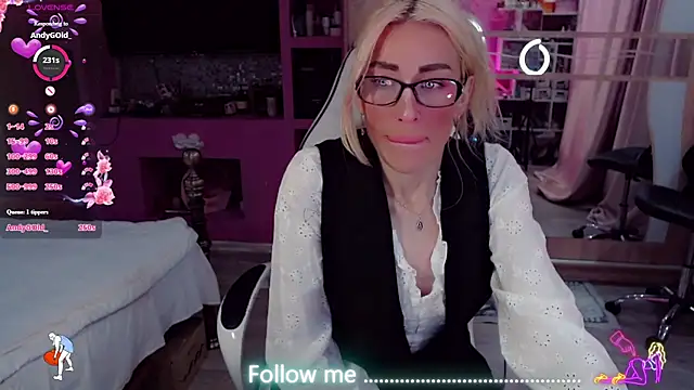AnnieGOld  online show from July 2026 11:11:02 PM