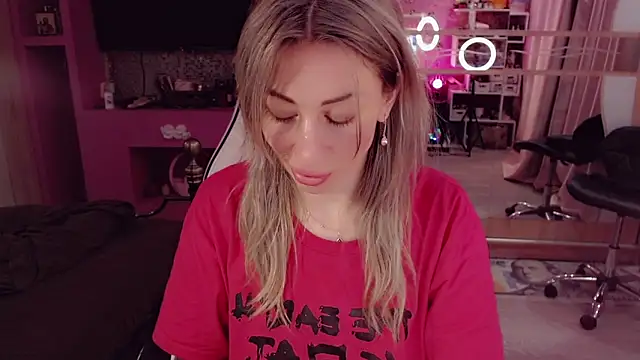 Snapshot of AnnieGOld_ chatting on March 2026 10:10:02 PM AnnieGOld online show from March 2026 10:10:02 PM