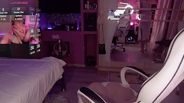 Snapshot of AnnieGOld_ chatting on January 2026 11:55:01 PM AnnieGOld online show from January 2026 11:55:01 PM