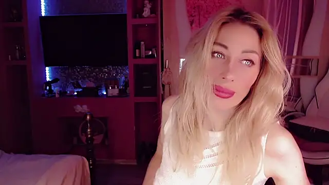 Snapshot of AnnieGOld_ chatting on November 2025 11:31:01 PM AnnieGOld online show from November 2025 11:31:01 PM