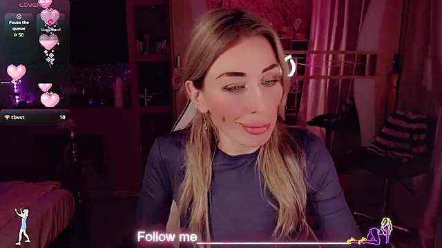 AnnieGOld  online show from March 2026 12:17:02 AM