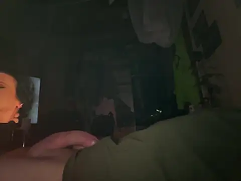 Chris-LE91 online show from April 2026 01:01:01 AM