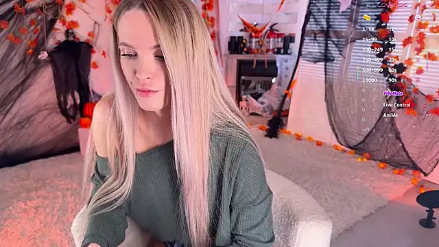 Snapshot of mikkixmeow chatting on October 2025 09:18:02 AM mikkixmeow online show from October 2025 09:18:02 AM