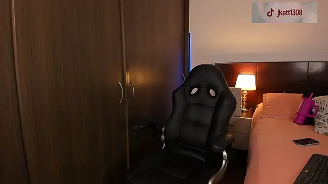 AleJaramillo  online show from February 2026 10:52:02 PM