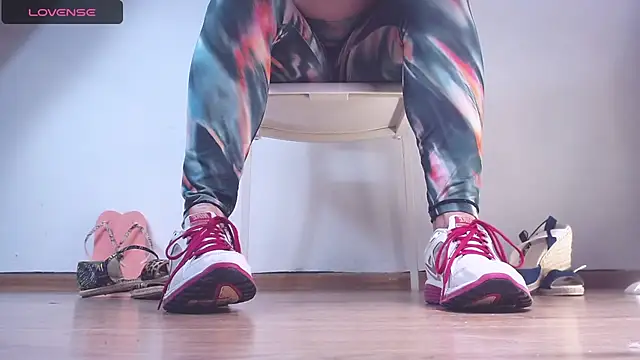 Snapshot of Foot_Goddes_ chatting on January 2025 06:56:01 AM Foot Goddes online show from January 2025 06:56:01 AM