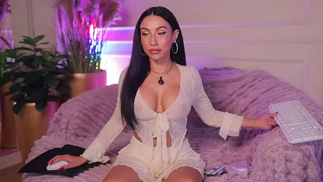Anais Bloom online show from July 2026 07:17:01 PM