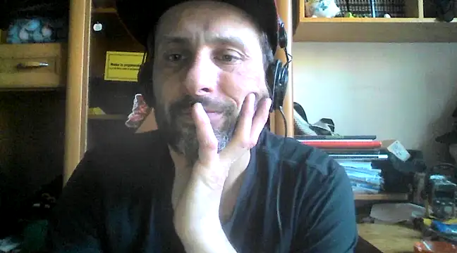 Snapshot of FireFox_Feel chatting on March 2025 03:24:01 PM FireFox Feel online show from March 2025 03:24:01 PM