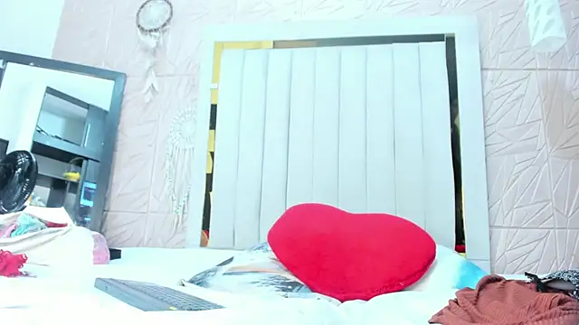 Rebecca Mitchell online show from October 2025 11:30:01 AM