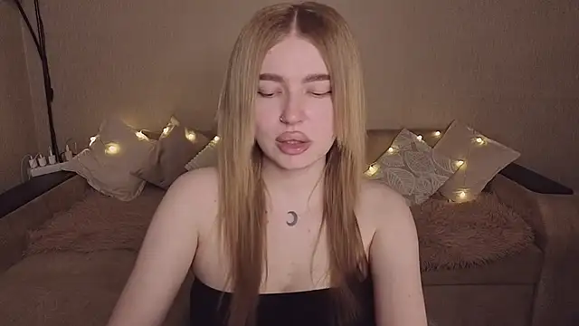 ViolettaLopez online show from May 2026 06:09:01 PM