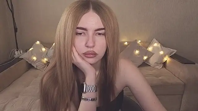 Snapshot of ViolettaLopez chatting on October 2025 09:34:01 AM ViolettaLopez online show from October 2025 09:34:01 AM