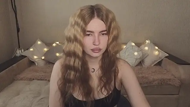 Snapshot of ViolettaLopez chatting on September 2025 11:17:02 AM ViolettaLopez online show from September 2025 11:17:02 AM