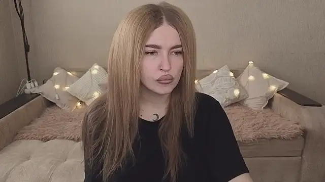 Snapshot of ViolettaLopez chatting on September 2025 09:05:01 AM ViolettaLopez online show from September 2025 09:05:01 AM