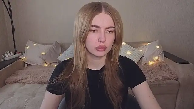 ViolettaLopez online show from May 2026 01:03:01 PM