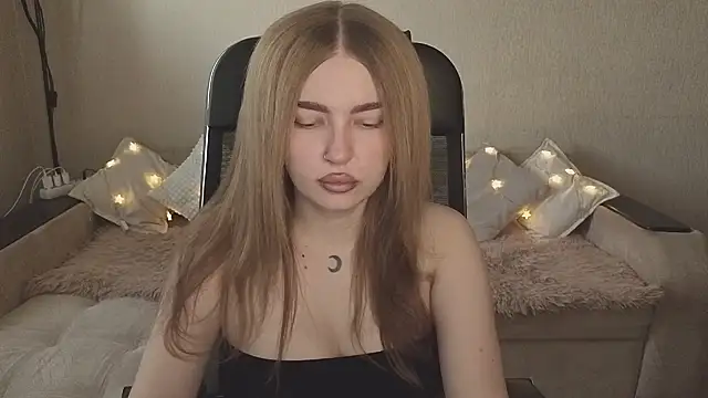 ViolettaLopez online show from November 2025 12:31:01 PM