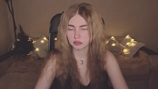 ViolettaLopez online show from December 2025 02:20:01 PM