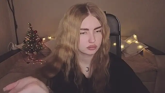 ViolettaLopez online show from December 2025 12:31:01 PM