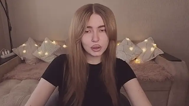 ViolettaLopez online show from April 2026 02:08:01 PM