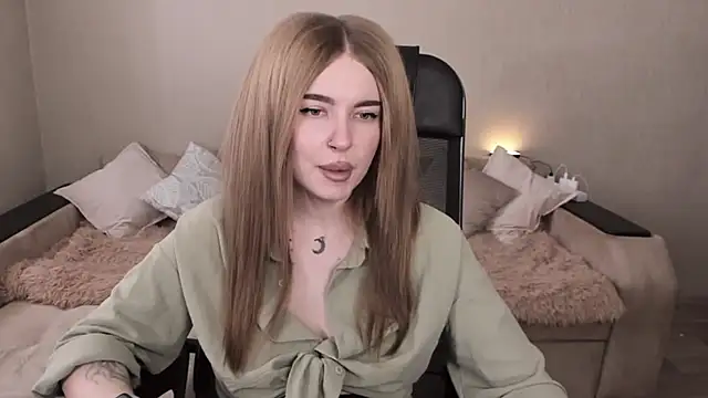 Snapshot of ViolettaLopez chatting on March 2025 11:28:01 AM ViolettaLopez online show from March 2025 11:28:01 AM