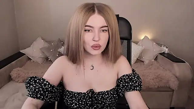 Snapshot of ViolettaLopez chatting on March 2025 11:23:01 AM ViolettaLopez online show from March 2025 11:23:01 AM
