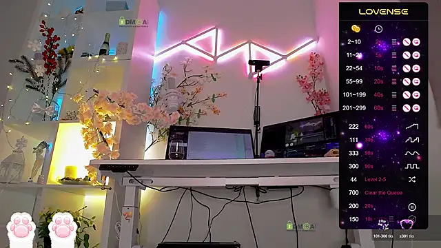 Elena-Marilyn online show from November 2025 10:21:02 PM