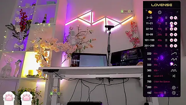 Elena-Marilyn online show from November 2025 09:03:02 PM