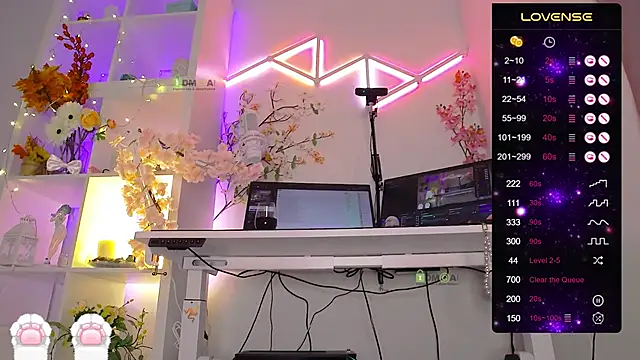 Elena-Marilyn online show from November 2025 08:24:02 PM