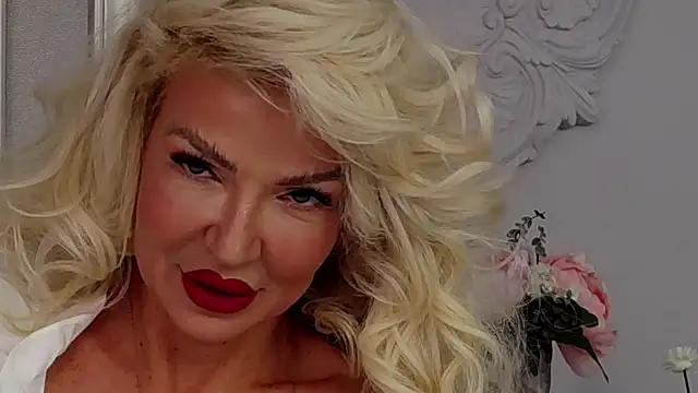 Snapshot of DeidreSwain chatting on September 2025 05:06:02 PM DeidreSwain online show from September 2025 05:06:02 PM