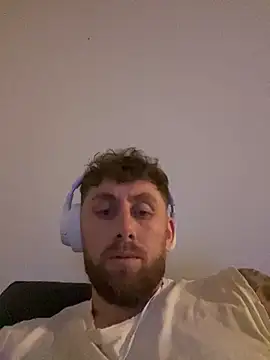 Snapshot of Cata9407 chatting on December 2025 09:47:02 PM Cata9407 online show from December 2025 09:47:02 PM