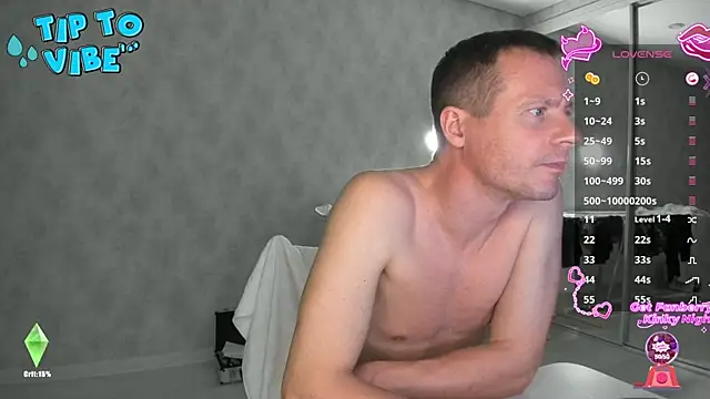 Snapshot of Smallnipples chatting on April 2026 04:27:02 PM Smallnipples online show from April 2026 04:27:02 PM