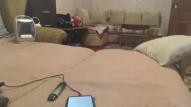 Amy August online show from March 2026 06:59:02 PM