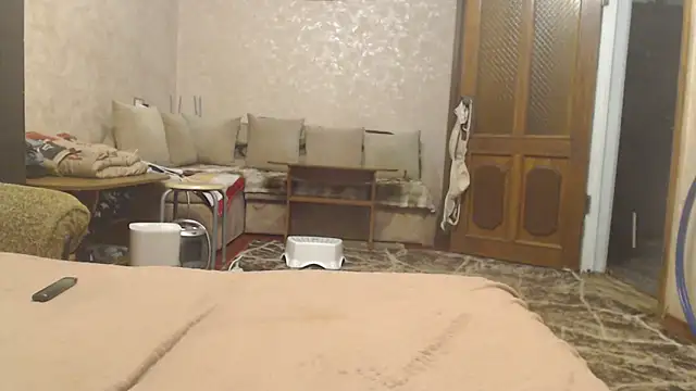 Amy August online show from March 2026 06:04:02 PM