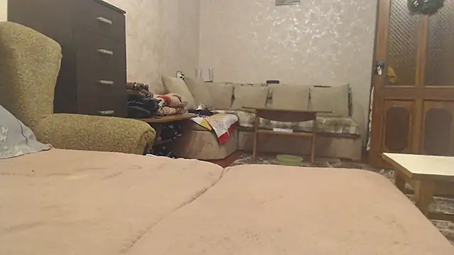 Amy August online show from March 2026 06:09:01 PM