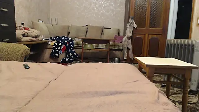 Amy August online show from February 2026 05:03:02 AM