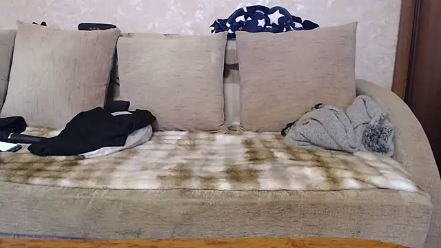 Amy August online show from December 2025 10:38:02 AM